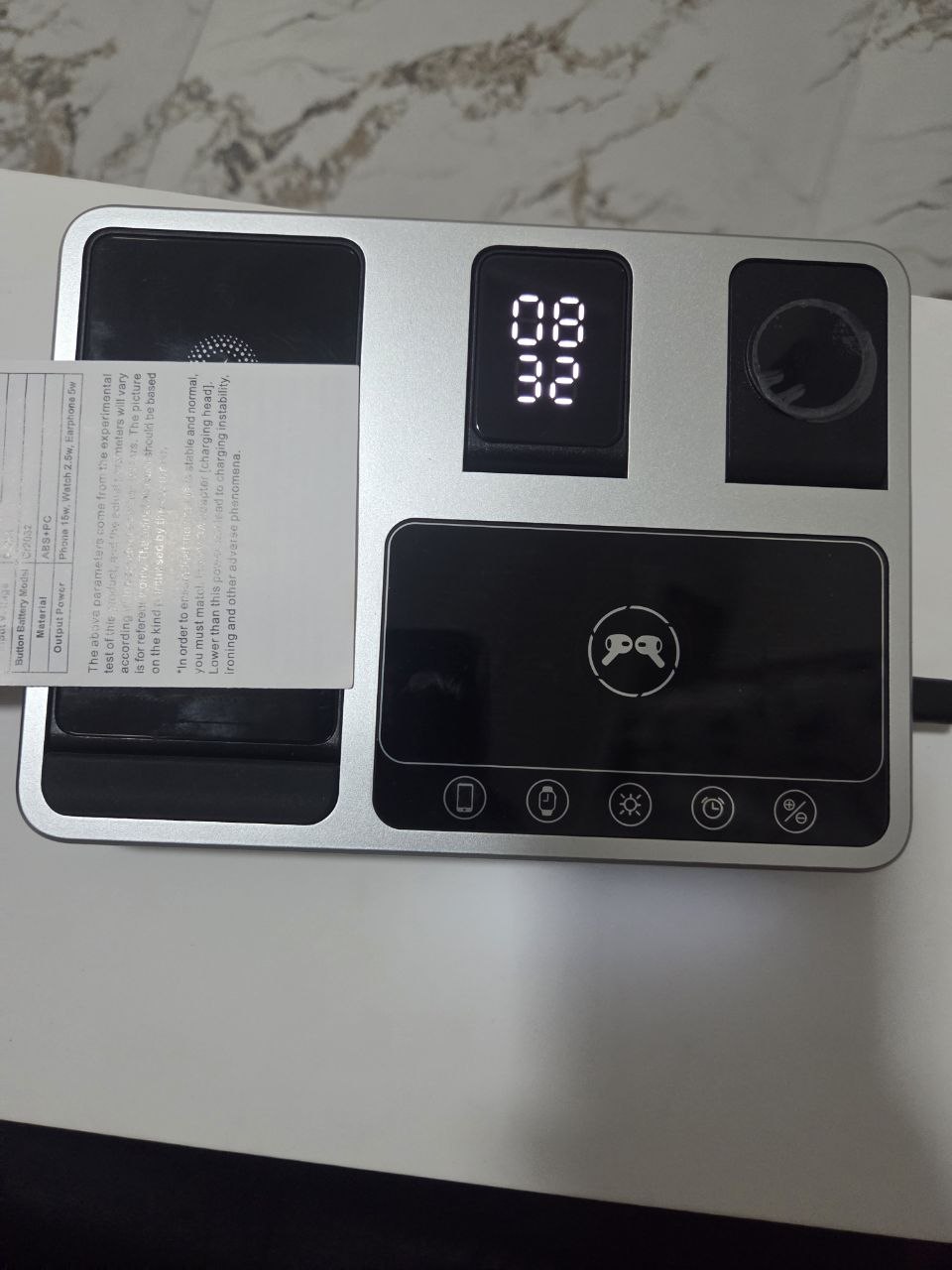 R11 4 in 1 wireless charging device photo 1